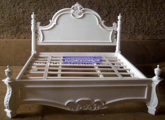 Louis Carved Bed. Indonesia Furniture